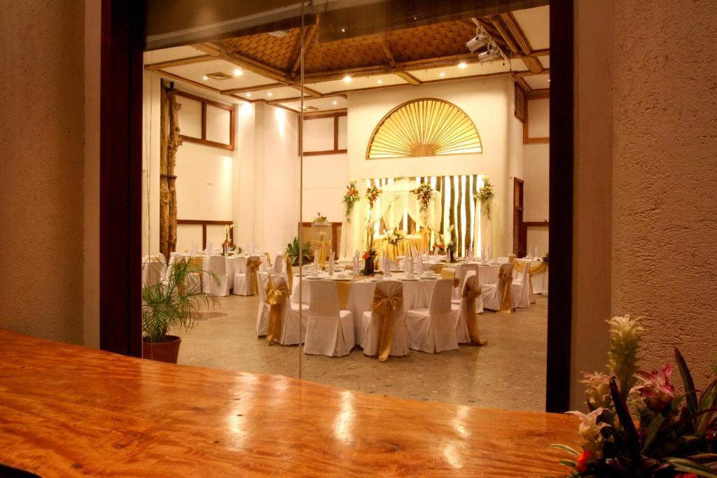 The Legend Palawan Hotell Puerto Princesa Eksteriør bilde